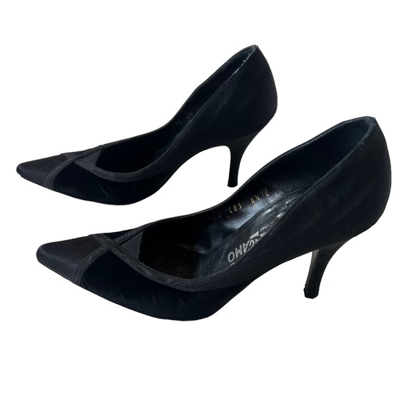 Salvatore Ferragamo / SZ 6.5 B / Black Satin + Velvet - Picture 2 of 5